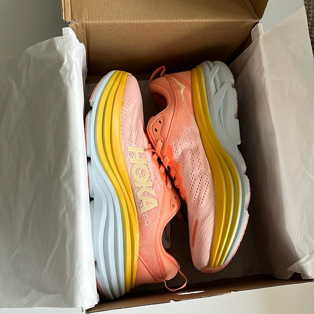 Hoka M Bondi 8/ EU size 40 Us 8.5  7d womens New, without tags, in original box